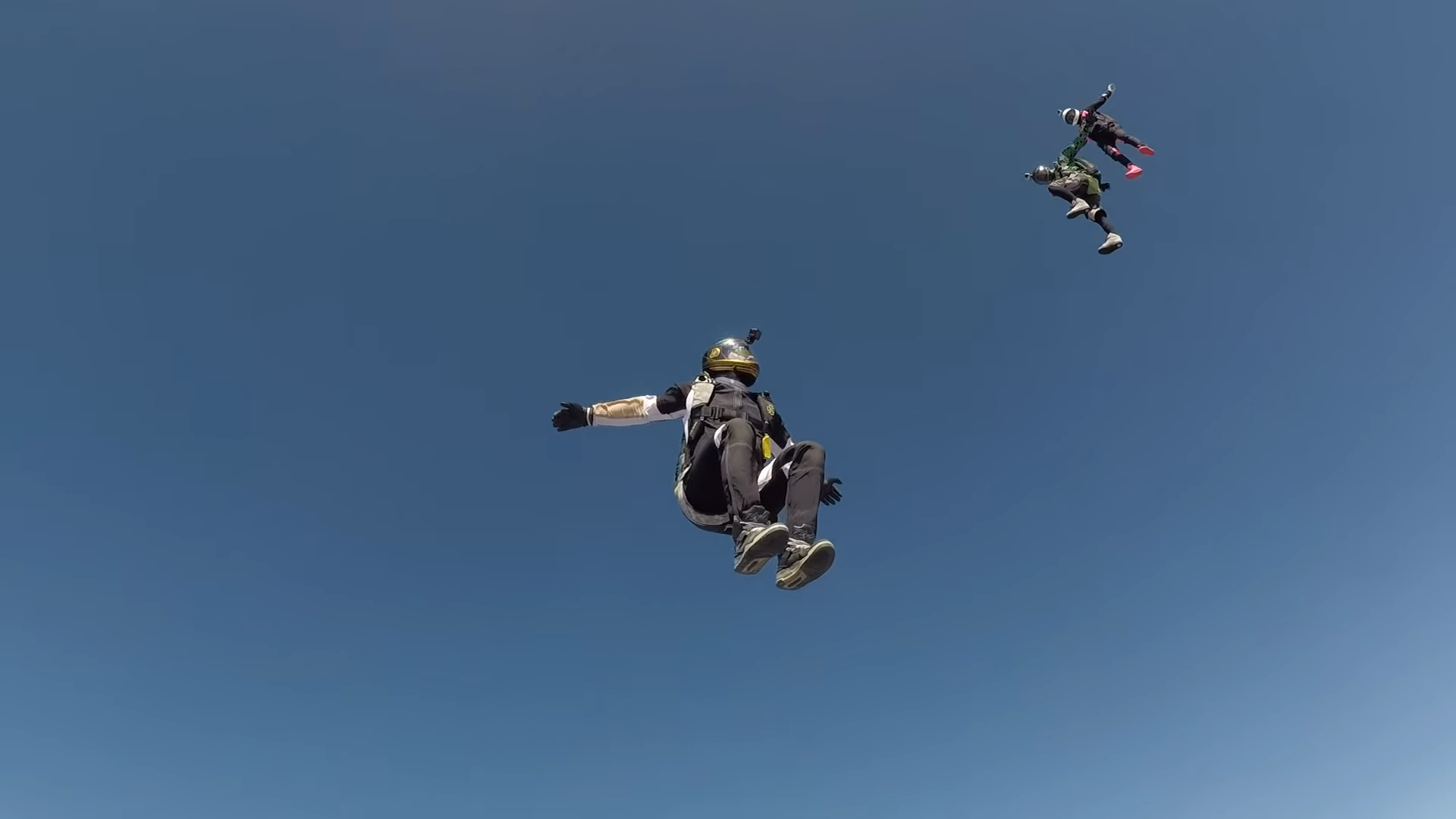 Screenshotter-SkydivingYearEndVideo2018WeekendWarriors2018ADelinquentProduction-2’53” Screenshotter SkydivingYearEndVideo2018WeekendWarriors2018ADelinquentProduction 2’53”