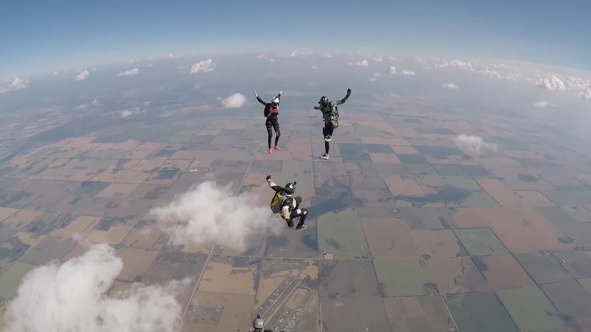 Screenshotter-SkydivingYearEndVideo2018WeekendWarriors2018ADelinquentProduction-2’56” Screenshotter SkydivingYearEndVideo2018WeekendWarriors2018ADelinquentProduction 2’56”