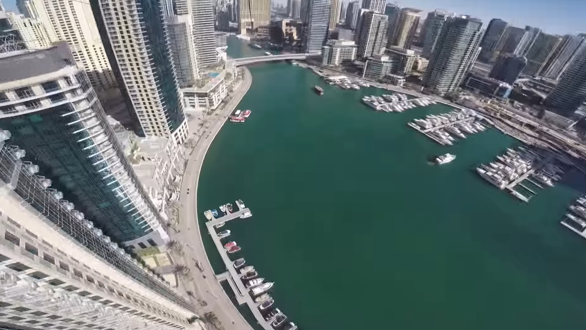 Screenshotter RidingTheWorldsLongestUrbanZiplineDUBAI 5’33”