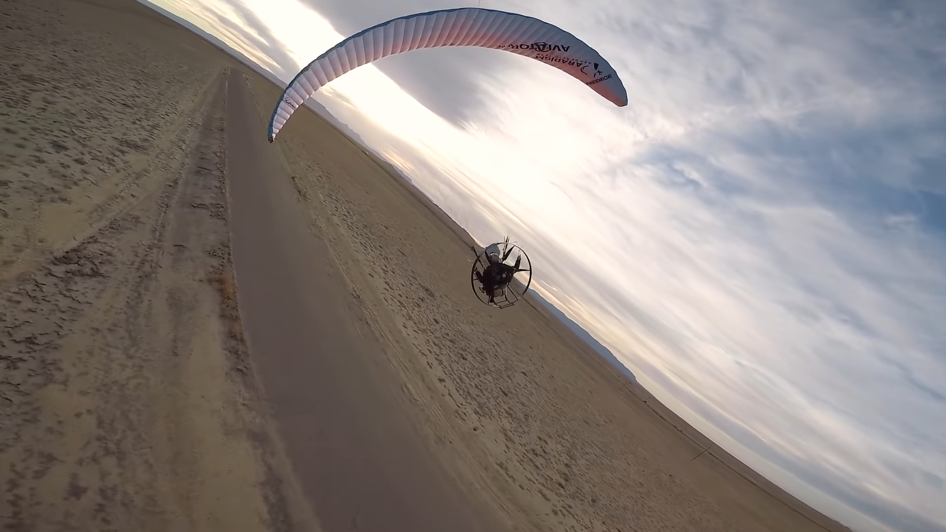 Screenshotter Flyingovera27millionyearoldvolcaniccore 2’55”