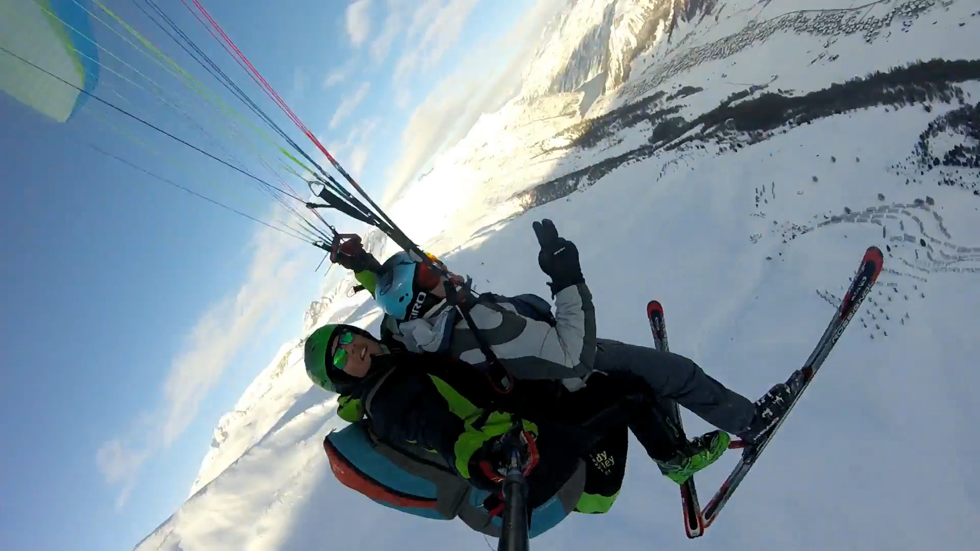 Screenshotter LivignoparaglidingtandemYuriyonVimeo 1’03”