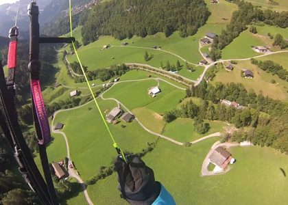 A parapentesque summer